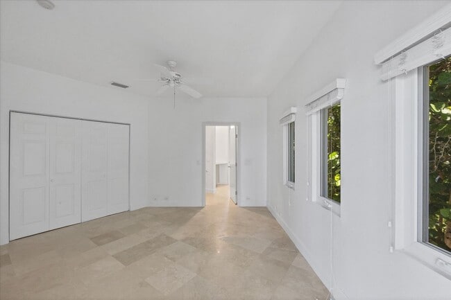 Building Photo - Beach Access & Gulf Views From This Incred...