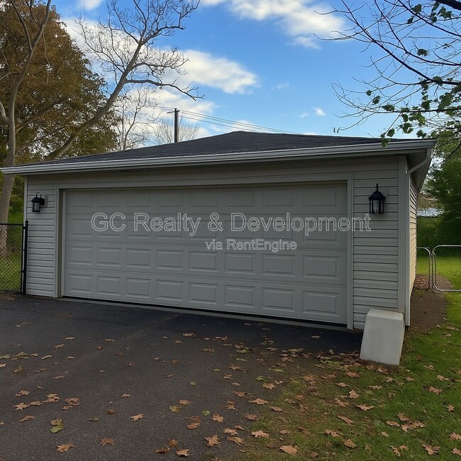 Building Photo - 3001 75th St