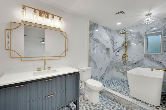 Building Photo - Mid-Century Modern Gem in Historic McNeil ...