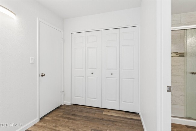 Building Photo - 8141 E Vista Dr