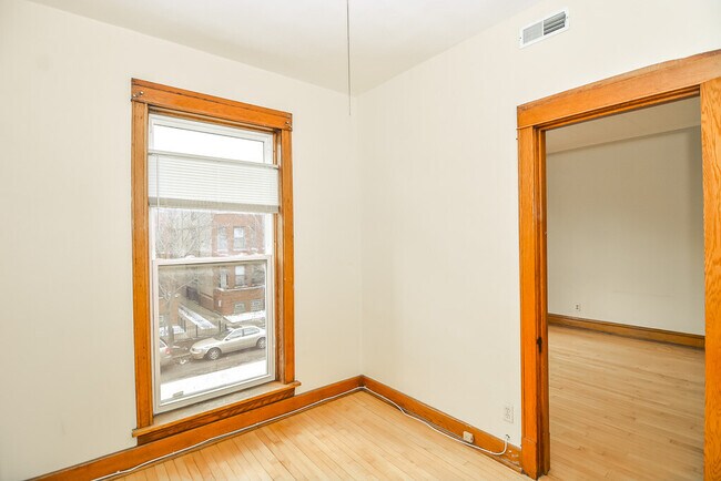 Building Photo - 2312 W Iowa St