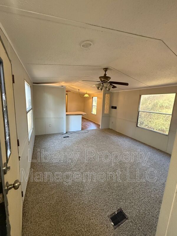 Building Photo - 144 New Hope Cir