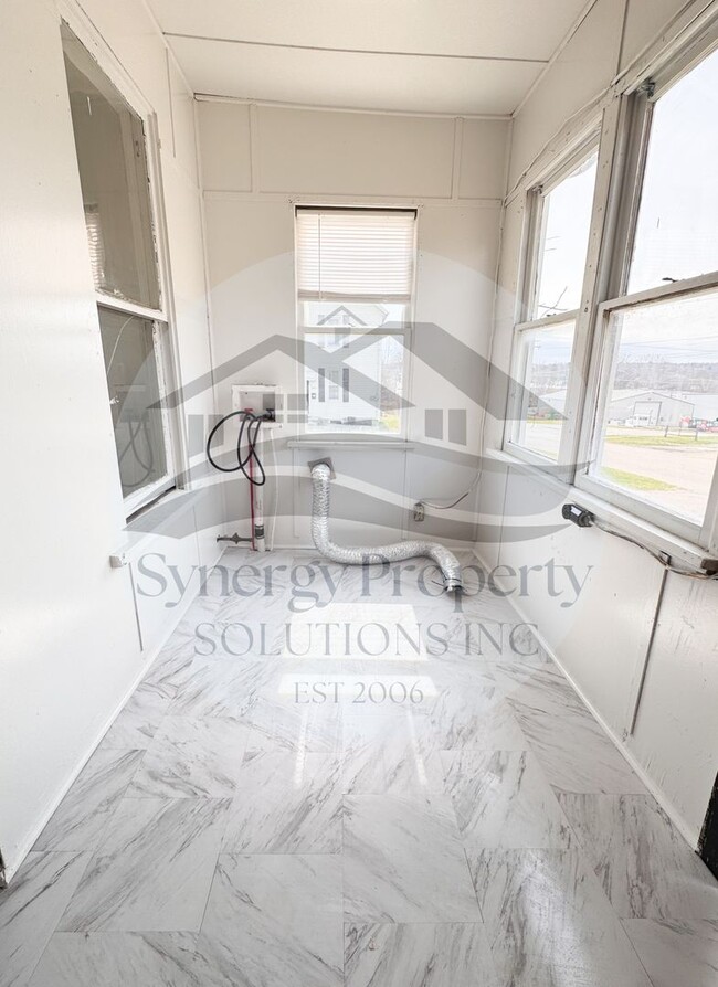 Building Photo - Madison Schools