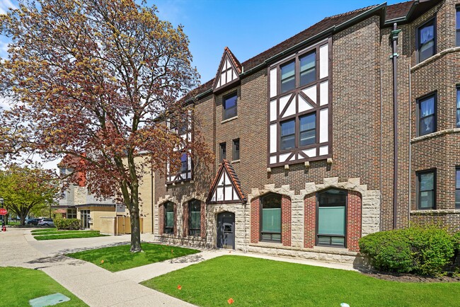 Building Photo - 30 Lawton Rd