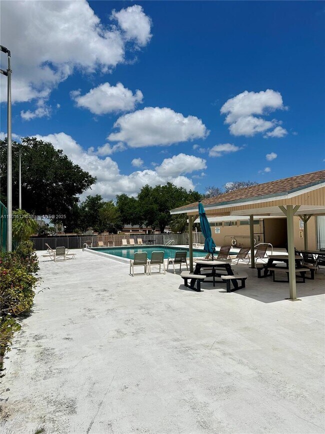 Building Photo - 7175 Orange Dr