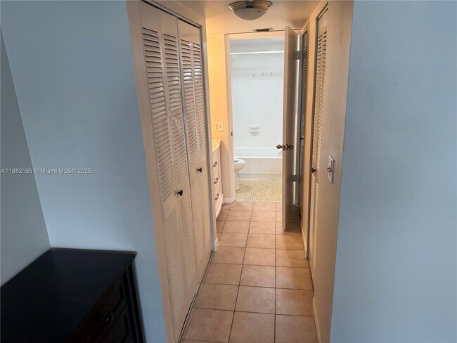 Building Photo - 4101 Indian Creek Dr