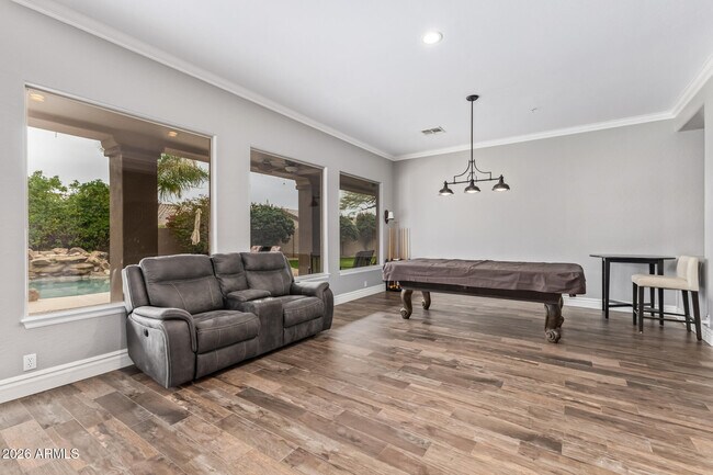 Building Photo - 10271 Jasmine Dr