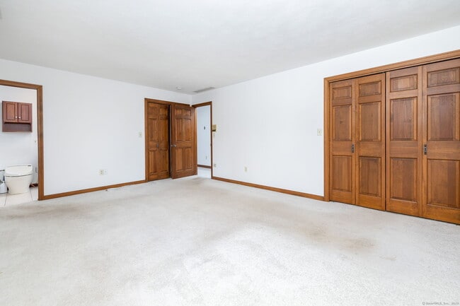 Building Photo - 428 Maple St