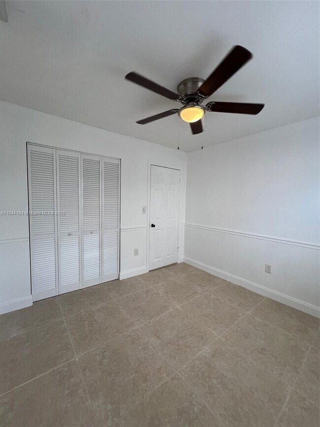 Building Photo - 14605 SW 75th Ave