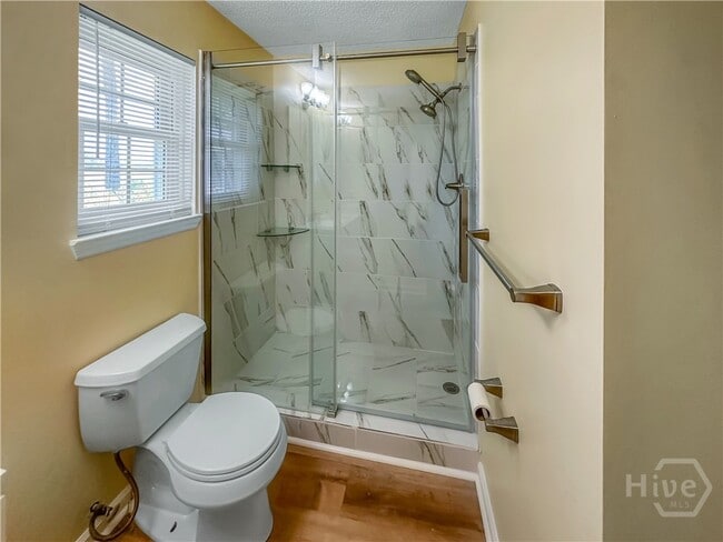 Building Photo - 406 Riverview Dr