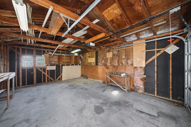 Building Photo - 410 D St