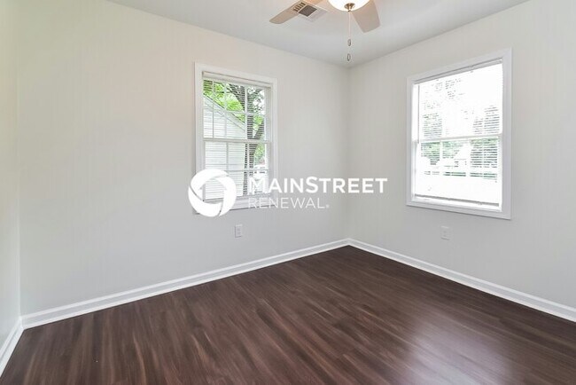 Building Photo - 3 Bedroom Pet-Friendly Home in Memphis, TN with Main Street Renewal