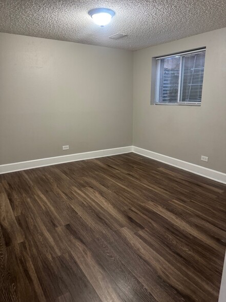 Building Photo - 3950 Turnpike Dr