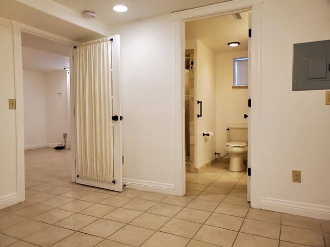 Building Photo - Cute, Quiet and Renovated One Bedroom Finished Basement in Eaton