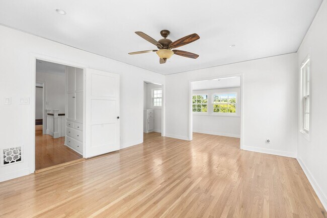 Building Photo - Stunning, remodeled rental in Historic Fra...