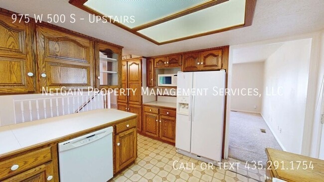 Building Photo - 975 W 500 S
