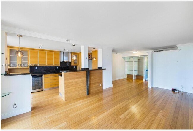 Building Photo - 290 174th St St