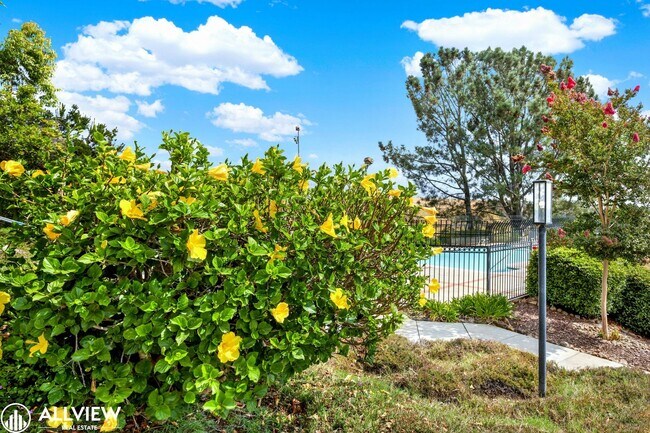 Building Photo - *MOVE IN SPECIAL $750 OFF FIRST MONTH'S RE...