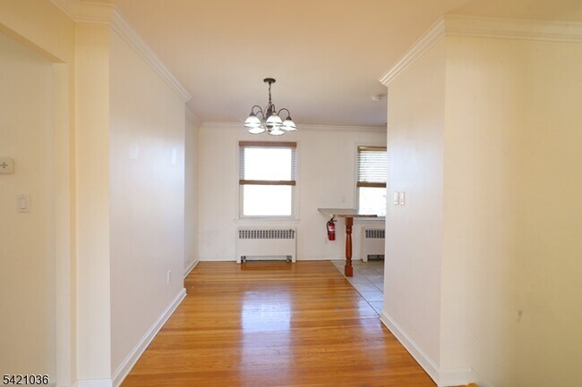 Building Photo - 412 Morris Ave