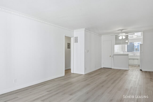 Building Photo - 426 Rexford Dr