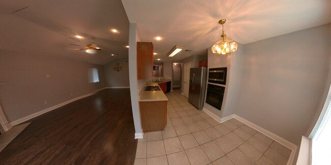 Building Photo - 1934 S Village Green St