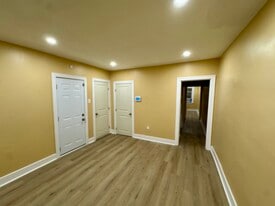 Building Photo - 4927 Wissahickon Ave