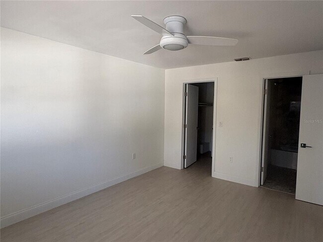 Building Photo - 716 Angelina Ln