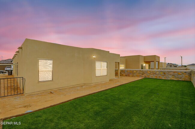 Building Photo - 941 Sandhurst Pl