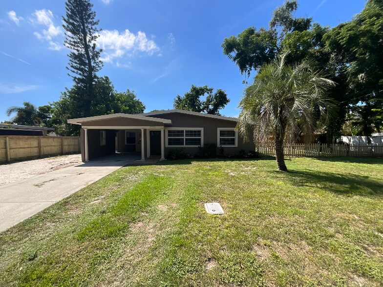 Building Photo - 12786 Hibiscus Rd