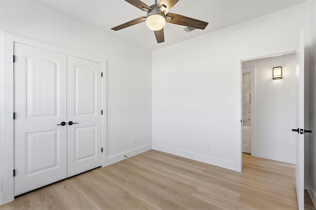Building Photo - 1295 White Water Ln