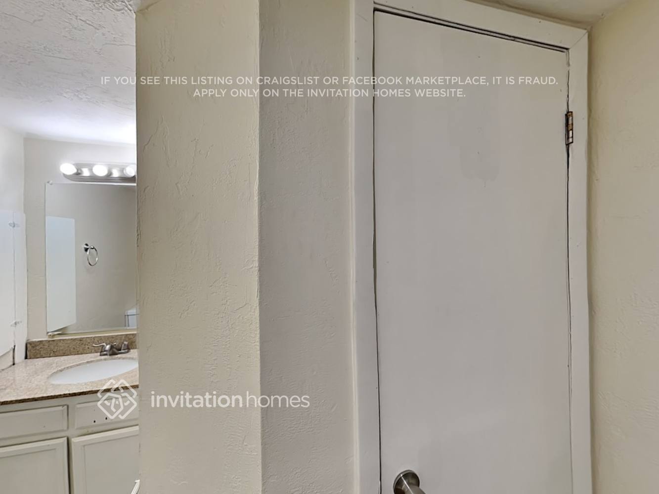 Building Photo - 18900 E Chaffee Pl