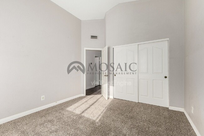 Building Photo - 634 E Century Ave