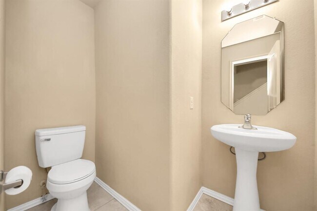 Building Photo - 2043 Naplechase Crest Dr