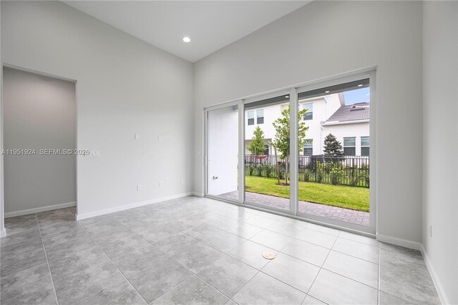 Building Photo - 5120 Willow Crk Dr