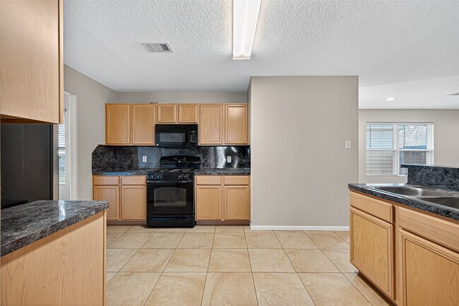 Building Photo - 3343 Apple Dale Dr