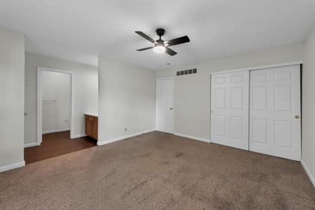 Building Photo - 5691 Victoryview Ln
