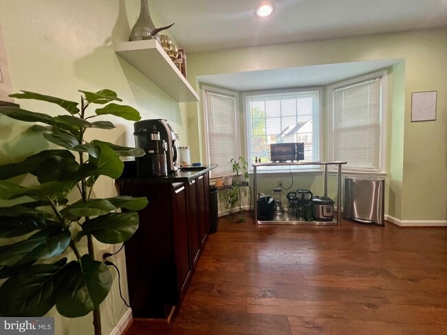 Building Photo - 7684 Green Garland Dr