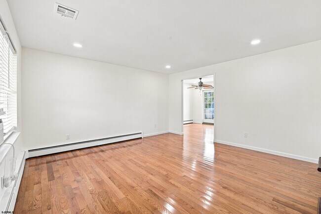 Building Photo - 526 Lafayette Blvd