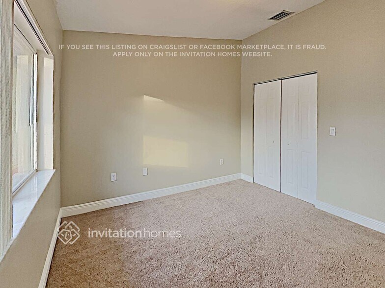 Building Photo - 4942 SW 66th Terrace