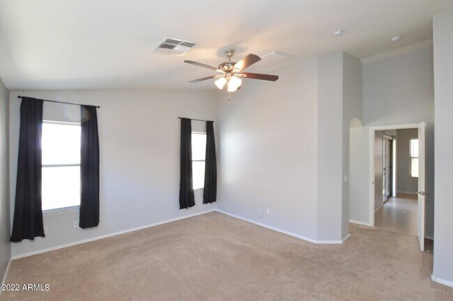 Building Photo - 45588 W Tulip Ln