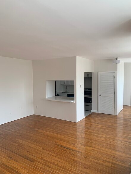 Building Photo - 111 Mulberry St