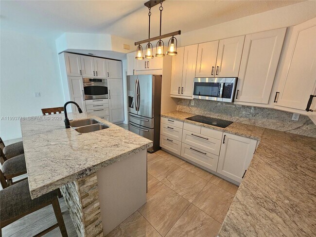 Building Photo - 11384 NW 84th Terrace