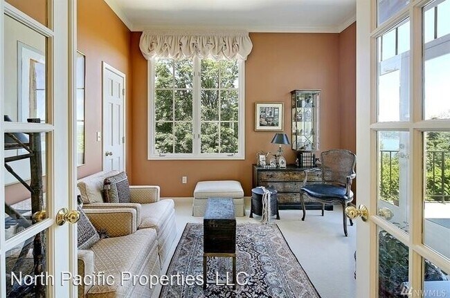 Building Photo - 3 br, 3 bath House - 17203 SE 42nd Pl