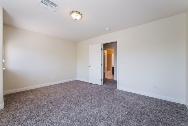 Building Photo - Beautiful Three Story, Five Bedroom Home w...