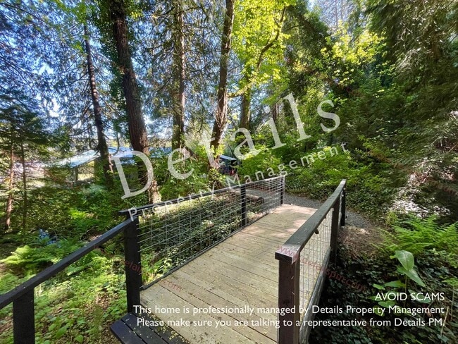 Building Photo - **APPLICATIONS PENDING** Newly Updated Pri...