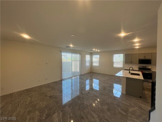 Building Photo - 6634 Tumoulin St