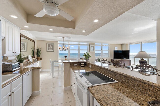 Building Photo - 5440 N Ocean Dr