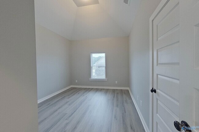 Building Photo - 45 HAWK LN