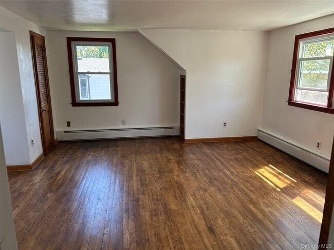 Building Photo - 63 I U Willets Rd