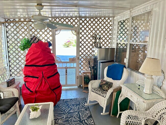 Building Photo - 425 Bougainvilla Dr